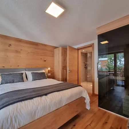 Riverside 2nd Floor North * Saas Fee