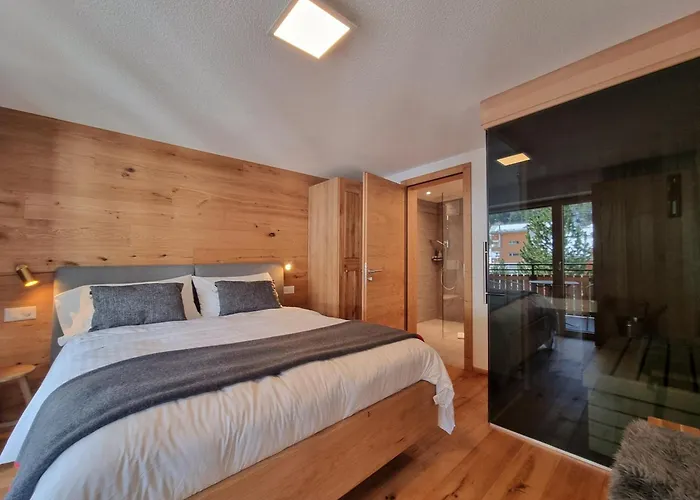 Riverside 2nd Floor North * Saas Fee