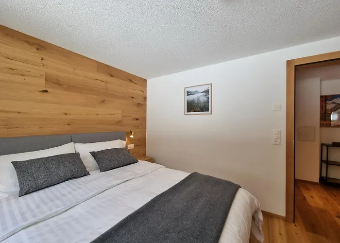 Riverside 2nd Floor North Daire *