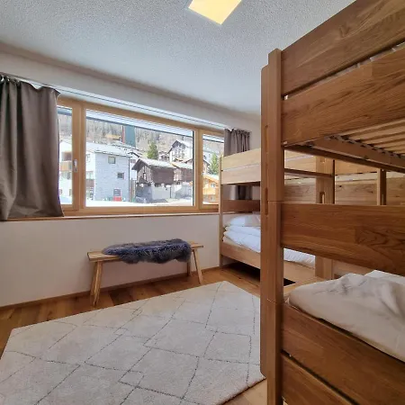 Riverside 2nd Floor North * Saas-Fee
